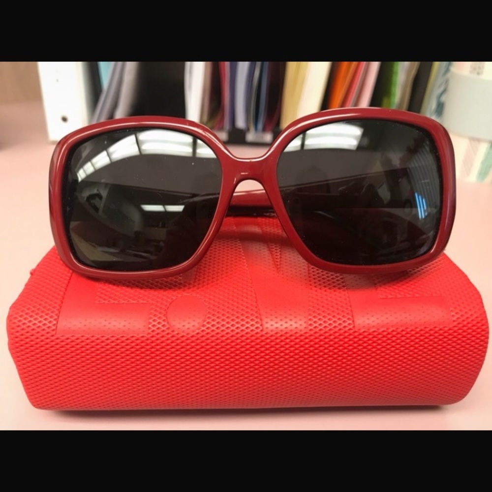 Lacoste Live Sunnies